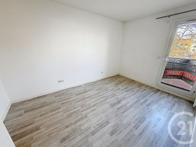 Appartement F2 à vendre - 2 pièces - 42.4 m2 - LYON - 69007 - RHONE-ALPES - Century 21 Le 7 De Coeur