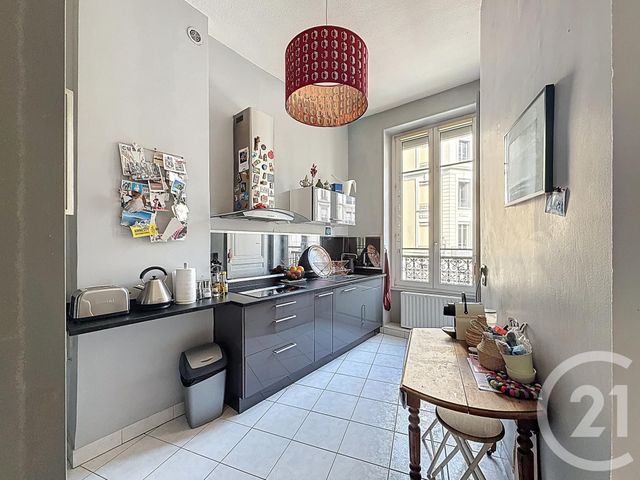 Appartement F2 bis à vendre - 2 pièces - 56.8 m2 - LYON - 69007 - RHONE-ALPES - Century 21 Le 7 De Coeur