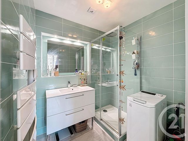 Appartement F2 bis à vendre - 2 pièces - 56.8 m2 - LYON - 69007 - RHONE-ALPES - Century 21 Le 7 De Coeur