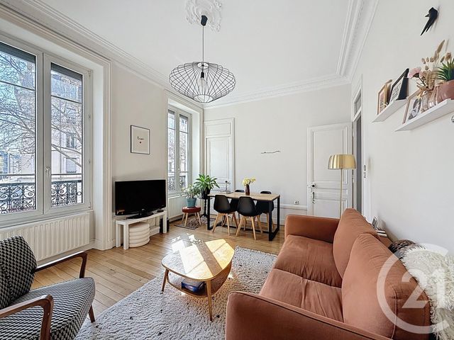 Appartement F2 bis à vendre - 2 pièces - 56.8 m2 - LYON - 69007 - RHONE-ALPES - Century 21 Le 7 De Coeur
