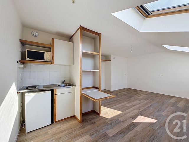 Appartement Studio à vendre - 1 pièce - 27.87 m2 - LYON - 69007 - RHONE-ALPES - Century 21 Le 7 De Coeur