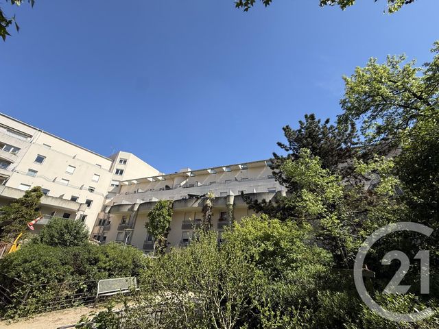 Appartement Studio à vendre - 1 pièce - 27.87 m2 - LYON - 69007 - RHONE-ALPES - Century 21 Le 7 De Coeur