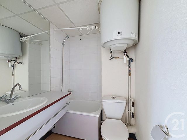 Appartement Studio à vendre - 1 pièce - 27.87 m2 - LYON - 69007 - RHONE-ALPES - Century 21 Le 7 De Coeur