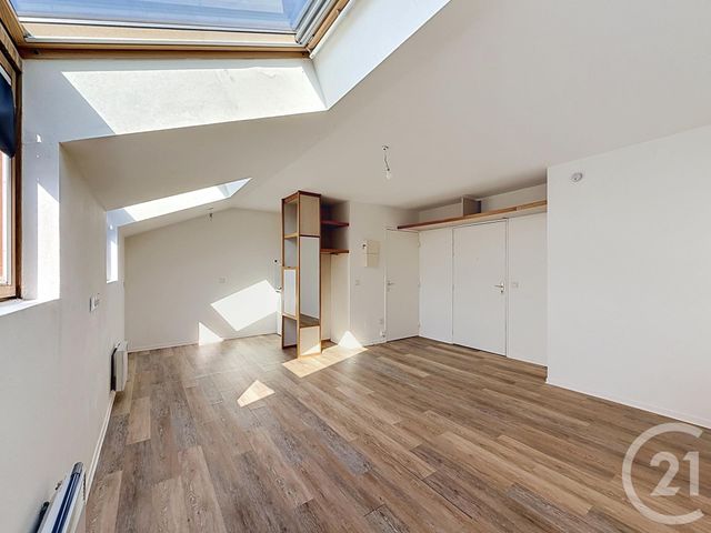 Appartement Studio à vendre - 1 pièce - 27.87 m2 - LYON - 69007 - RHONE-ALPES - Century 21 Le 7 De Coeur