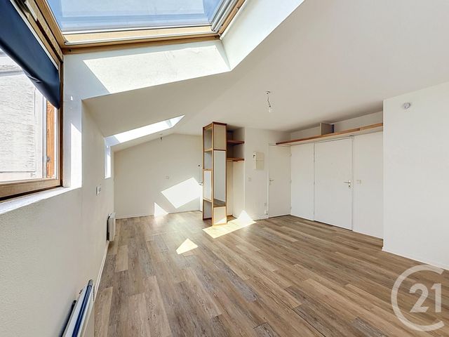 Appartement Studio à vendre - 1 pièce - 27.87 m2 - LYON - 69007 - RHONE-ALPES - Century 21 Le 7 De Coeur