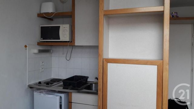 Appartement Studio à vendre - 1 pièce - 27.87 m2 - LYON - 69007 - RHONE-ALPES - Century 21 Le 7 De Coeur