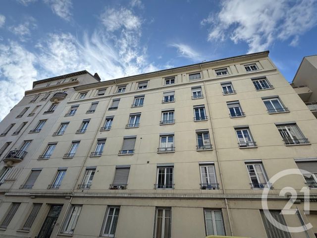 Appartement F2 à vendre - 2 pièces - 51.4 m2 - LYON - 69007 - RHONE-ALPES - Century 21 Le 7 De Coeur