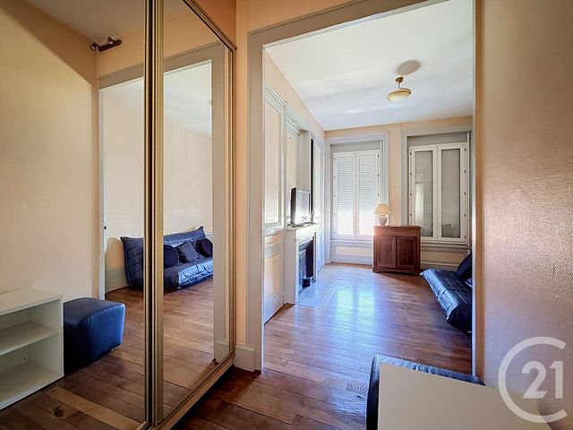 Appartement F1 bis à vendre - 2 pièces - 34.5 m2 - LYON - 69007 - RHONE-ALPES - Century 21 Le 7 De Coeur