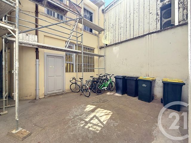 Appartement F1 bis à vendre - 2 pièces - 34.5 m2 - LYON - 69007 - RHONE-ALPES - Century 21 Le 7 De Coeur