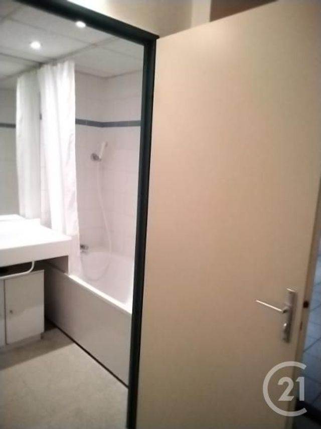 Appartement Studio à vendre - 1 pièce - 18.07 m2 - LYON - 69008 - RHONE-ALPES - Century 21 Le 7 De Coeur