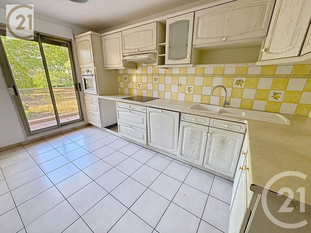 Appartement F4 à vendre - 4 pièces - 83.61 m2 - LYON - 69007 - RHONE-ALPES - Century 21 Le 7 De Coeur