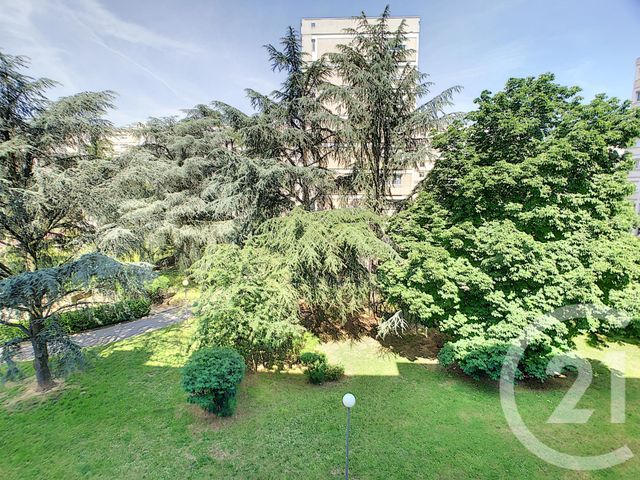 Appartement F3 à vendre - 3 pièces - 64.6 m2 - LYON - 69007 - RHONE-ALPES - Century 21 Le 7 De Coeur