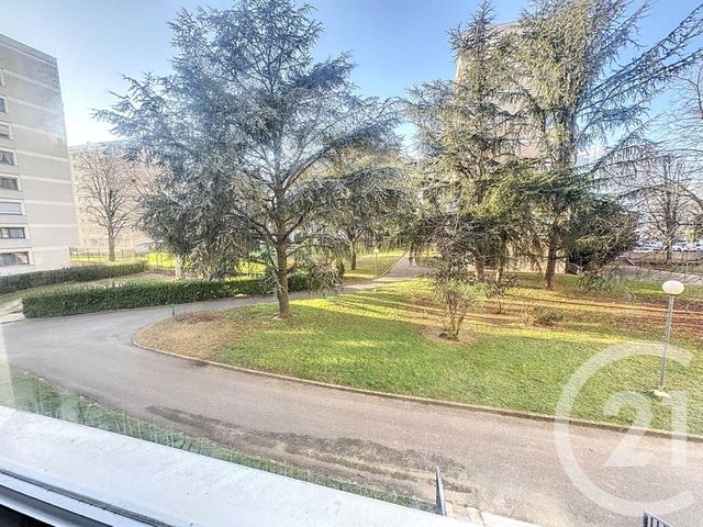 Appartement F3 à vendre - 3 pièces - 64.6 m2 - LYON - 69007 - RHONE-ALPES - Century 21 Le 7 De Coeur