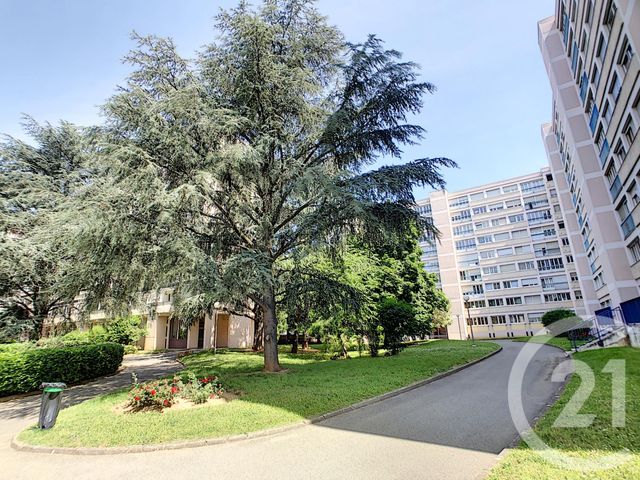 Appartement F3 à vendre - 3 pièces - 64.6 m2 - LYON - 69007 - RHONE-ALPES - Century 21 Le 7 De Coeur
