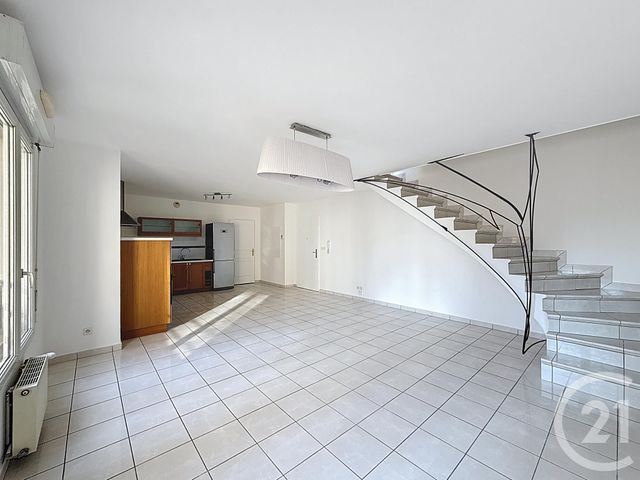 Appartement F3 bis à vendre - 3 pièces - 85.22 m2 - LYON - 69007 - RHONE-ALPES - Century 21 Le 7 De Coeur