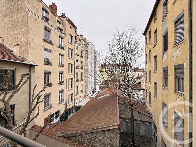 Appartement F3 bis à vendre - 3 pièces - 85.22 m2 - LYON - 69007 - RHONE-ALPES - Century 21 Le 7 De Coeur