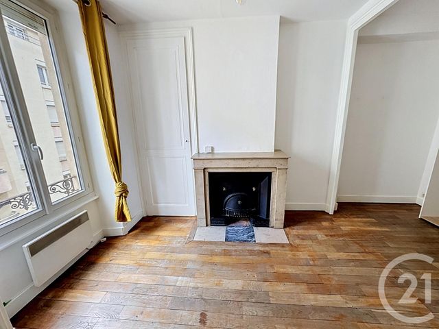 Appartement à vendre - 2 pièces - 42.1 m2 - LYON - 69003 - RHONE-ALPES - Century 21 Le 7 De Coeur