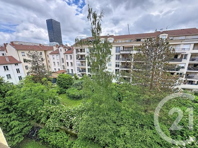 Appartement à vendre - 2 pièces - 42.1 m2 - LYON - 69003 - RHONE-ALPES - Century 21 Le 7 De Coeur