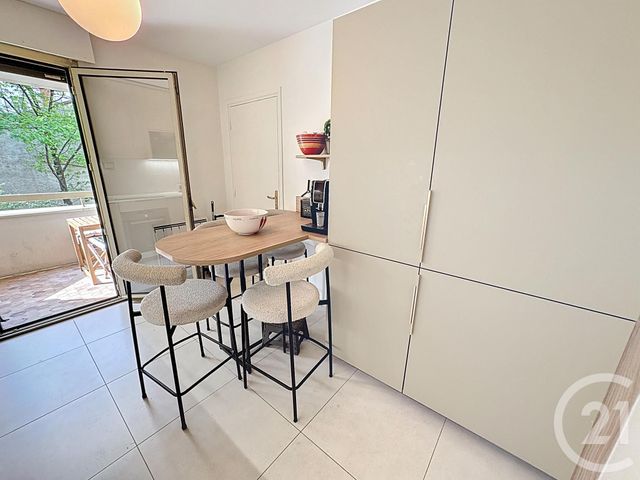 Appartement F4 à vendre - 4 pièces - 112.0 m2 - LYON - 69007 - RHONE-ALPES - Century 21 Le 7 De Coeur