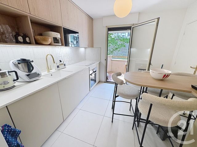 Appartement F4 à vendre - 4 pièces - 112.0 m2 - LYON - 69007 - RHONE-ALPES - Century 21 Le 7 De Coeur