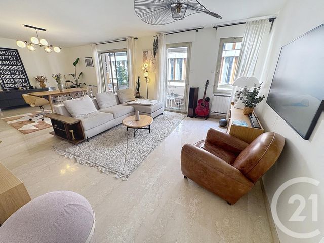 Appartement F4 à vendre - 4 pièces - 112.0 m2 - LYON - 69007 - RHONE-ALPES - Century 21 Le 7 De Coeur