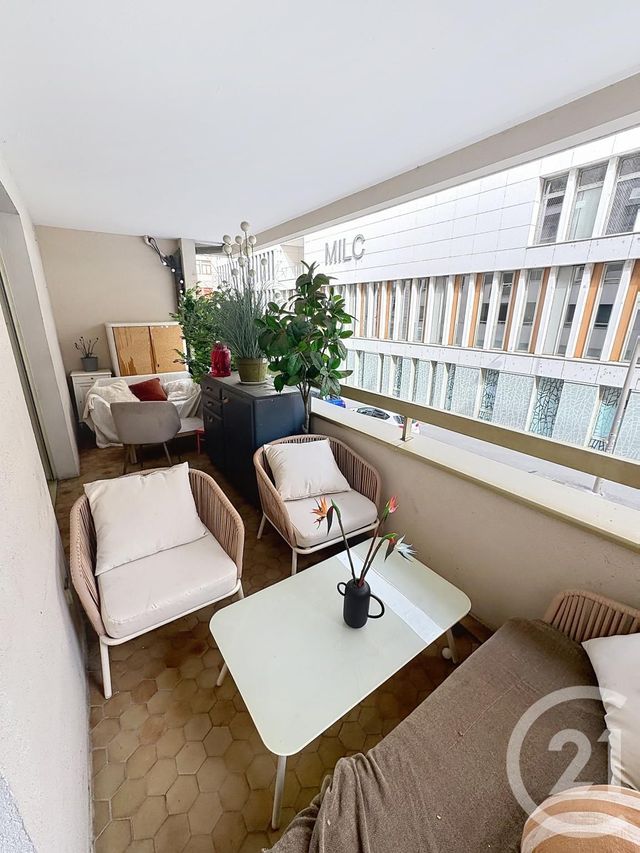 Appartement F4 à vendre - 4 pièces - 112.0 m2 - LYON - 69007 - RHONE-ALPES - Century 21 Le 7 De Coeur