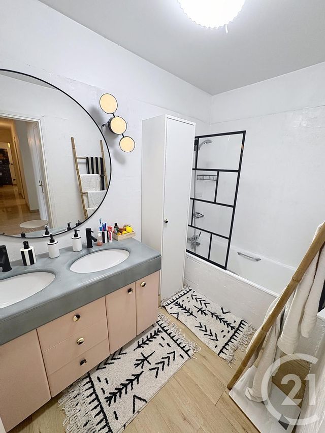 Appartement F4 à vendre - 4 pièces - 112.0 m2 - LYON - 69007 - RHONE-ALPES - Century 21 Le 7 De Coeur