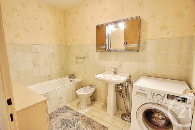 Appartement F3 à vendre - 3 pièces - 78.65 m2 - LYON - 69007 - RHONE-ALPES - Century 21 Le 7 De Coeur