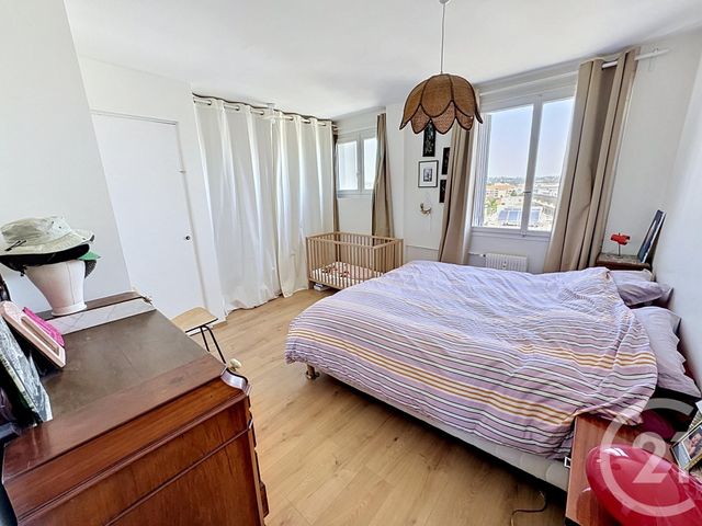 Appartement T3 à vendre - 4 pièces - 73.31 m2 - VILLEURBANNE - 69 - RHONE-ALPES - Century 21 Le 7 De Coeur