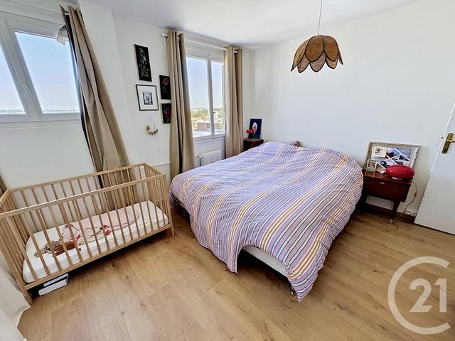 Appartement T3 à vendre - 4 pièces - 73.31 m2 - VILLEURBANNE - 69 - RHONE-ALPES - Century 21 Le 7 De Coeur