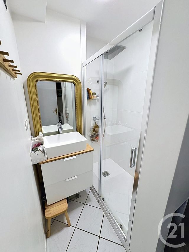 Appartement T3 à vendre - 4 pièces - 73.31 m2 - VILLEURBANNE - 69 - RHONE-ALPES - Century 21 Le 7 De Coeur