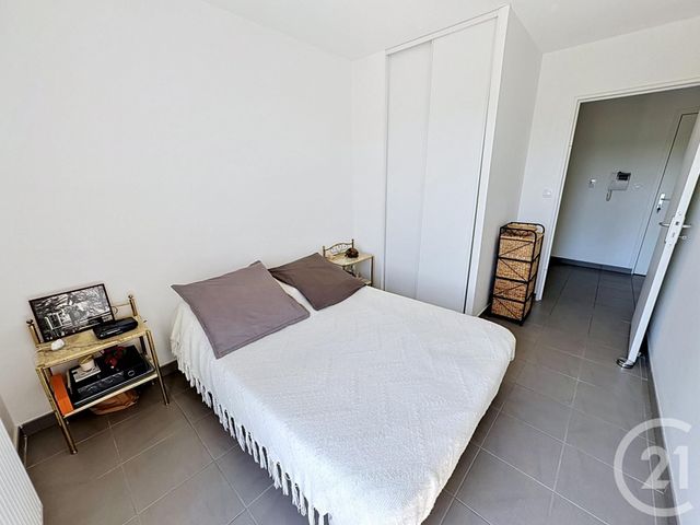 Appartement F3 à vendre - 3 pièces - 68.0 m2 - LYON - 69007 - RHONE-ALPES - Century 21 Le 7 De Coeur