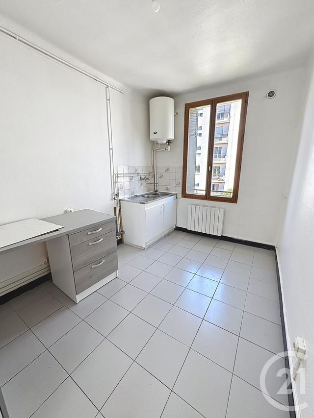 Appartement F2 à vendre - 2 pièces - 47.01 m2 - LYON - 69008 - RHONE-ALPES - Century 21 Le 7 De Coeur
