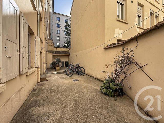 Appartement F3 à vendre - 3 pièces - 74.23 m2 - LYON - 69007 - RHONE-ALPES - Century 21 Le 7 De Coeur