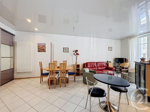 Appartement F3 à vendre - 3 pièces - 74.23 m2 - LYON - 69007 - RHONE-ALPES - Century 21 Le 7 De Coeur