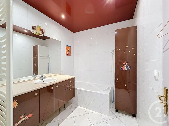 Appartement F3 à vendre - 3 pièces - 74.23 m2 - LYON - 69007 - RHONE-ALPES - Century 21 Le 7 De Coeur