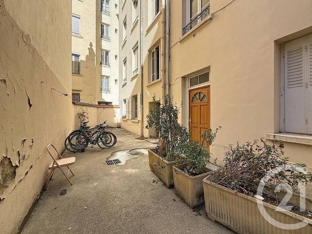 Appartement F3 à vendre - 3 pièces - 74.23 m2 - LYON - 69007 - RHONE-ALPES - Century 21 Le 7 De Coeur
