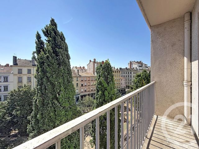 Appartement F3 à vendre - 3 pièces - 58.03 m2 - LYON - 69007 - RHONE-ALPES - Century 21 Le 7 De Coeur