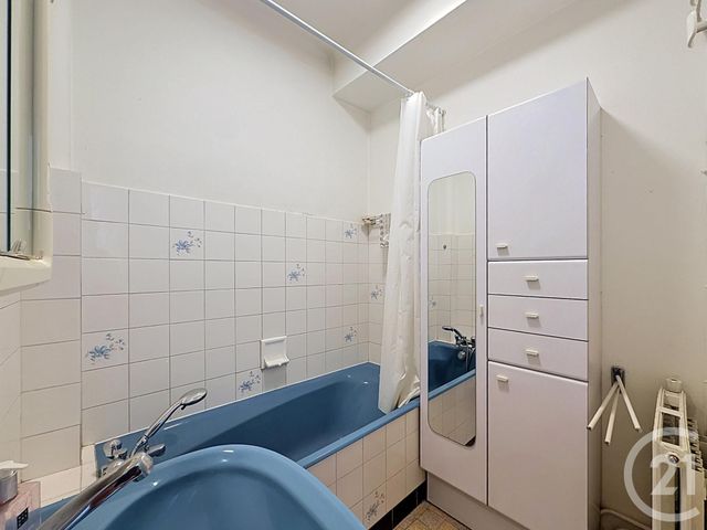 Appartement F3 à vendre - 3 pièces - 58.03 m2 - LYON - 69007 - RHONE-ALPES - Century 21 Le 7 De Coeur