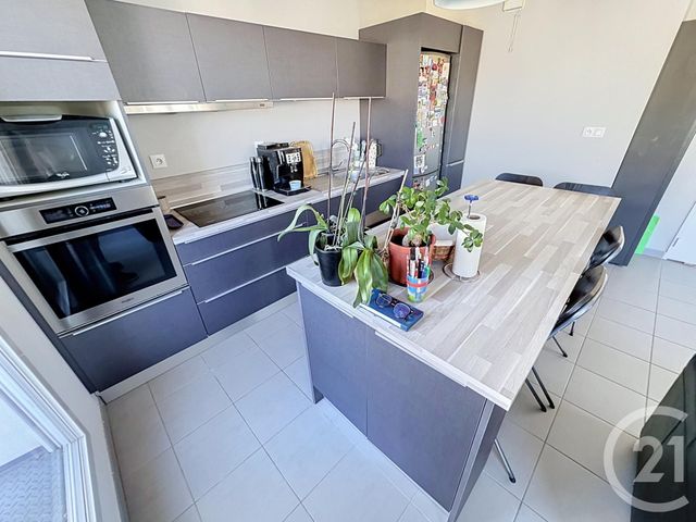 Appartement F4 à vendre - 4 pièces - 76.0 m2 - LYON - 69007 - RHONE-ALPES - Century 21 Le 7 De Coeur