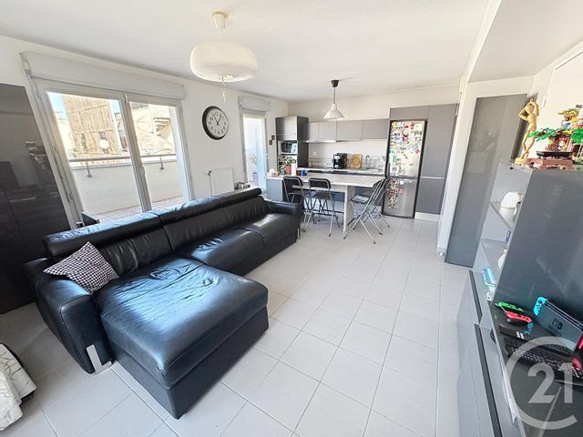 Appartement F4 à vendre - 4 pièces - 76.0 m2 - LYON - 69007 - RHONE-ALPES - Century 21 Le 7 De Coeur