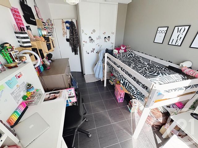 Appartement F4 à vendre - 4 pièces - 76.0 m2 - LYON - 69007 - RHONE-ALPES - Century 21 Le 7 De Coeur