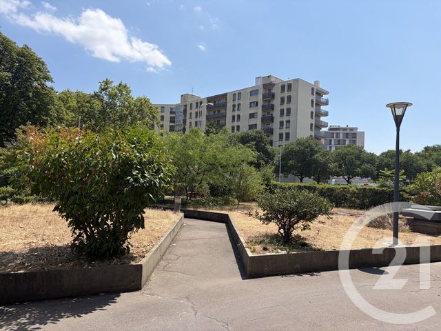 Appartement F3 à vendre - 3 pièces - 66.6 m2 - LYON - 69007 - RHONE-ALPES - Century 21 Le 7 De Coeur
