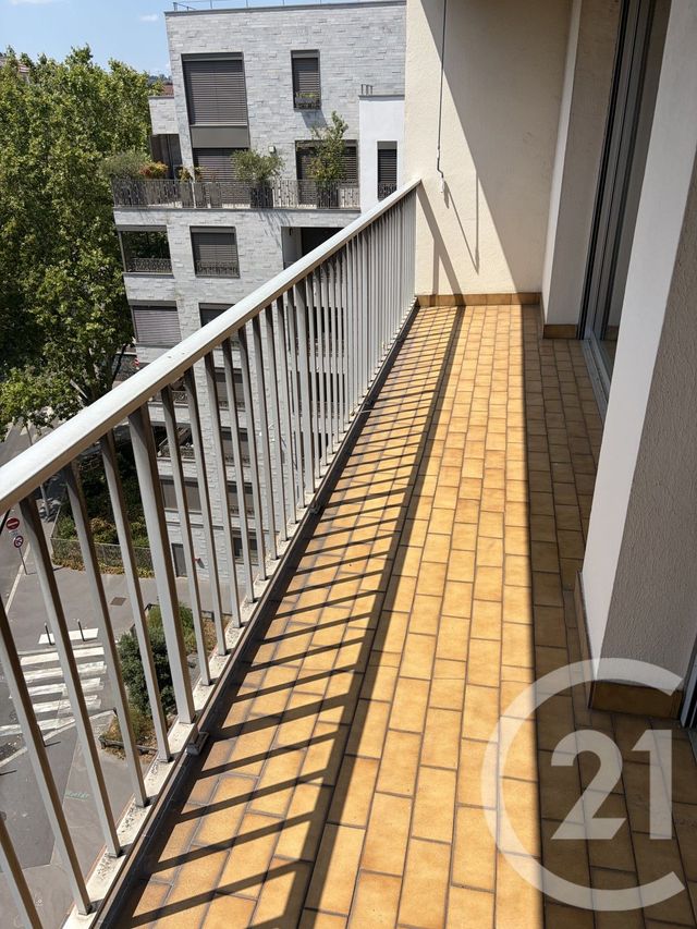 Appartement F3 à vendre - 3 pièces - 66.6 m2 - LYON - 69007 - RHONE-ALPES - Century 21 Le 7 De Coeur