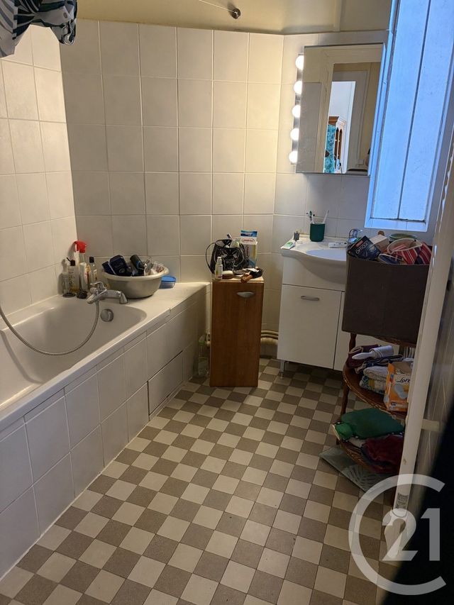 Appartement F2 à vendre - 2 pièces - 50.5 m2 - LYON - 69007 - RHONE-ALPES - Century 21 Le 7 De Coeur
