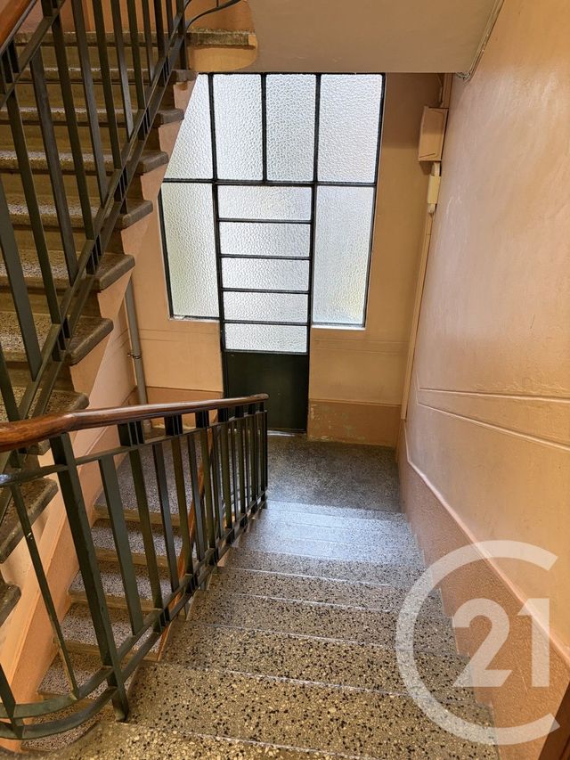 Appartement F2 à vendre - 2 pièces - 50.5 m2 - LYON - 69007 - RHONE-ALPES - Century 21 Le 7 De Coeur