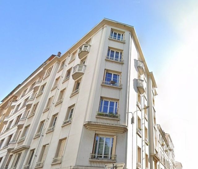 Appartement F2 à vendre - 2 pièces - 50.5 m2 - LYON - 69007 - RHONE-ALPES - Century 21 Le 7 De Coeur