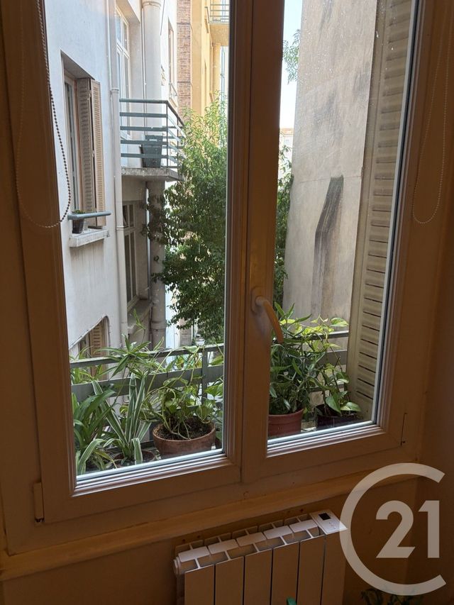 Appartement F2 à vendre - 2 pièces - 50.5 m2 - LYON - 69007 - RHONE-ALPES - Century 21 Le 7 De Coeur