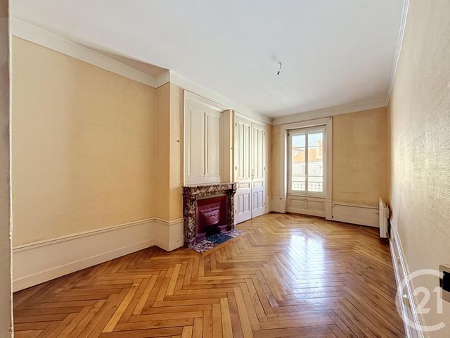 Appartement F2 bis à vendre - 2 pièces - 72.14 m2 - LYON - 69007 - RHONE-ALPES - Century 21 Le 7 De Coeur