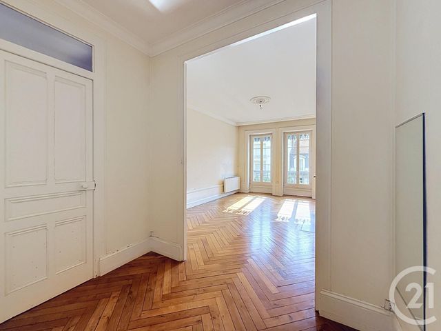 Appartement F2 bis à vendre - 2 pièces - 72.14 m2 - LYON - 69007 - RHONE-ALPES - Century 21 Le 7 De Coeur